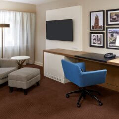 Отель Sheraton Ottawa Hotel Канада, Оттава - отзывы, цены и фото номеров - забронировать отель Sheraton Ottawa Hotel онлайн удобства в номере фото 2