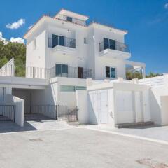Отель Villa Margarita Bay Кипр, Протарас - отзывы, цены и фото номеров - забронировать отель Villa Margarita Bay онлайн парковка