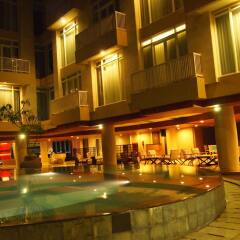 Bedrock Hotel Kuta Bali фото 3