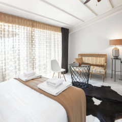 Отель Chiconomy Suites комната для гостей фото 2