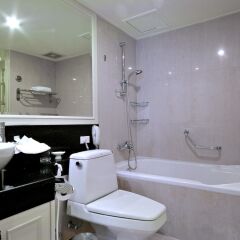 Отель Centre Point Sukhumvit 10 ванная фото 2