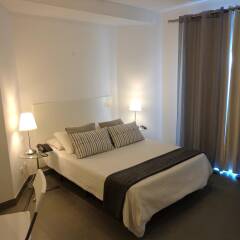Отель KR Hotels - Albufeira Lounge комната для гостей