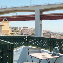 Апартаменты Quiet and Sunny central Lisbon apartment