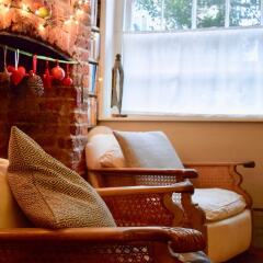 Отель 1 Bedroom Historic Cottage in Kentish Town интерьер отеля фото 2