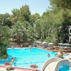 Porfi Beach Hotel бассейн