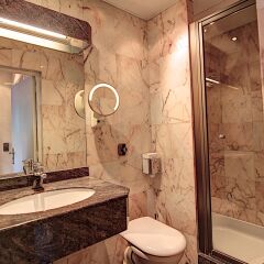Отель Hôtel du Midi Paris Montparnasse ванная