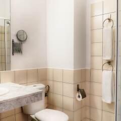 Hotel Focus Lodz ванная