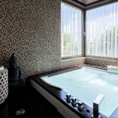 Neya Lisboa Hotel бассейн