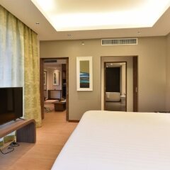 Отель Novotel Phuket Karon Beach Resort and Spa фото 8