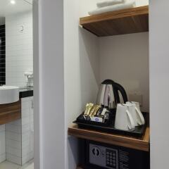Отель Holiday Inn Express Dresden City Centre сейф в номере