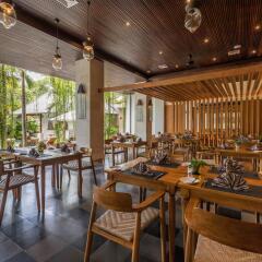 Ubud Village Hotel питание