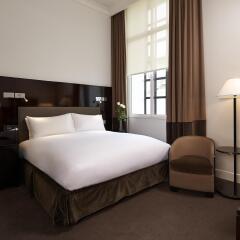 Отель Sofitel London St James 5* Улучшенный номер с различными типами кроватей фото 9
