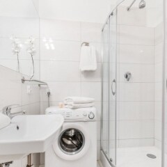 Отель P&O Apartments Podwale 3 Польша, Варшава - отзывы, цены и фото номеров - забронировать отель P&O Apartments Podwale 3 онлайн ванная