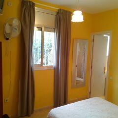 Отель Hostal Lleida комната для гостей фото 9