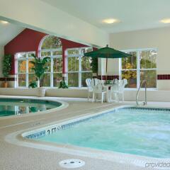 Отель Country Inn & Suites Columbus Airport-East бассейн фото 2