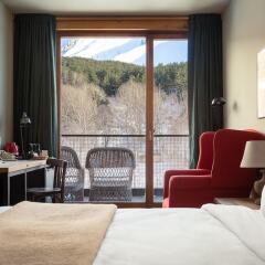 Отель Rooms Hotel Kazbegi Грузия, Степанцминда - 8 отзывов об отеле, цены и фото номеров - забронировать отель Rooms Hotel Kazbegi онлайн комната для гостей фото 5