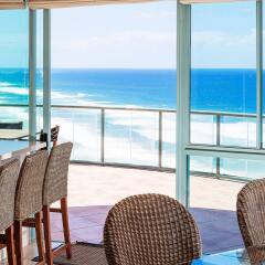 Отель The Waterford on Main Beach пляж