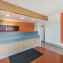 Отель Motel 6 Columbus - Worthington США, Колумбус - отзывы, цены и фото номеров - забронировать отель Motel 6 Columbus - Worthington онлайн интерьер отеля
