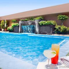 Hotel Novotel Mexico City Santa Fe бассейн