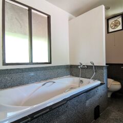 Отель Holiday Villa Ланта ванная фото 2