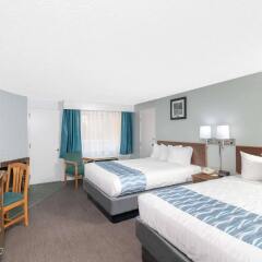 Отель Days Inn by Wyndham Gatlinburg On The River комната для гостей фото 5