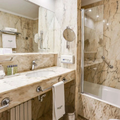 Отель Sercotel Hotel Europa Испания, Сан-Себастьян - 1 отзыв об отеле, цены и фото номеров - забронировать отель Sercotel Hotel Europa онлайн ванная
