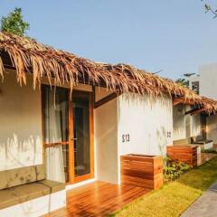 Отель Escape Beach Resort фото 3