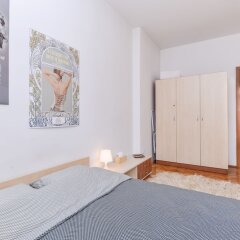 Отель FM Deluxe 1-BDR Apartment - Artist's Place Болгария, София - отзывы, цены и фото номеров - забронировать отель FM Deluxe 1-BDR Apartment - Artist's Place онлайн комната для гостей фото 5