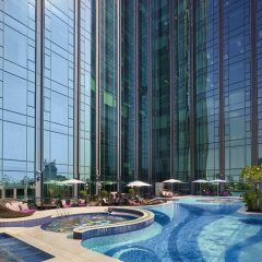 Отель The Reverie Saigon Вьетнам, Хошимин - отзывы, цены и фото номеров - забронировать отель The Reverie Saigon онлайн бассейн