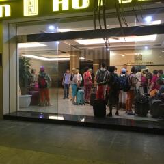 Golden Gem Tuan Chau Hotel