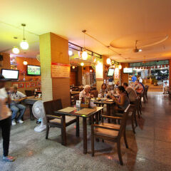 18 Coins Cafe & Hostel гостиничный бар