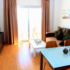 Отель Apartamentos Vegasol Playa A.T. Испания, Фуэнхирола - отзывы, цены и фото номеров - забронировать отель Apartamentos Vegasol Playa A.T. онлайн комната для гостей фото 5