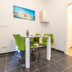 Апартаменты CheckVienna – Apartment Kroellgasse в номере фото 4