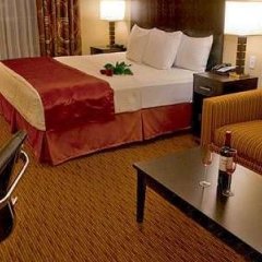 Отель La Quinta Inn & Suites by Wyndham OKC North - Quail Springs США, Оклахома-Сити - отзывы, цены и фото номеров - забронировать отель La Quinta Inn & Suites by Wyndham OKC North - Quail Springs онлайн удобства в номере фото 2