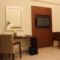 The Hans Hotel New Delhi удобства в номере