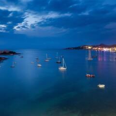 Апартаменты AxelBeach Ibiza Suites Apartments Spa and Beach Club - Adults Only пляж