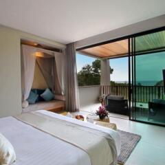 Отель Avista Hideaway Phuket Patong, MGallery by Sofitel 5* Стандартный номер с различными типами кроватей фото 8