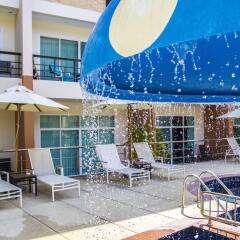 Отель The Beach Boutique House бассейн