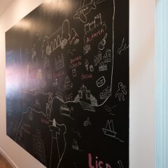 Отель The Mulberry Tree Lisbon Hostel Португалия, Лиссабон - отзывы, цены и фото номеров - забронировать отель The Mulberry Tree Lisbon Hostel онлайн гостиничный бар