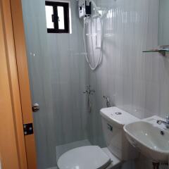 Отель Alicia Apartment Филиппины, Пасай - отзывы, цены и фото номеров - забронировать отель Alicia Apartment онлайн ванная фото 2