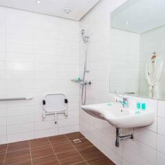 Отель Atlas Almohades Casablanca City Center Марокко, Касабланка - 2 отзыва об отеле, цены и фото номеров - забронировать отель Atlas Almohades Casablanca City Center онлайн ванная фото 2