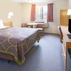 Super 8 by Wyndham Redmond in Redmond, United States of America from 147$, photos, reviews - zenhotels.com guestroom photo 2