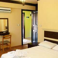 Defne Hotel сейф в номере