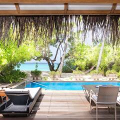 Отель Taj Coral Reef Resort & Spa Maldives Мальдивы, Северный атолл Мале - отзывы, цены и фото номеров - забронировать отель Taj Coral Reef Resort & Spa Maldives онлайн бассейн фото 3