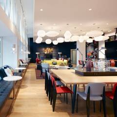 Отель citizenM Zürich гостиничный бар