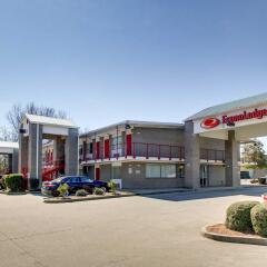 Отель Econo Lodge Meridian парковка