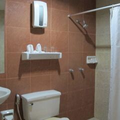 Отель Travel Lodge Suriwongse - Adult Only Бангкок ванная фото 2