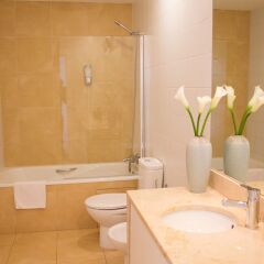 Отель São Bento Lux by LU Holidays Португалия, Лиссабон - отзывы, цены и фото номеров - забронировать отель São Bento Lux by LU Holidays онлайн ванная фото 2