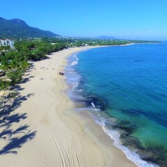 Отель Emotions by Hodelpa - Playa Dorada пляж