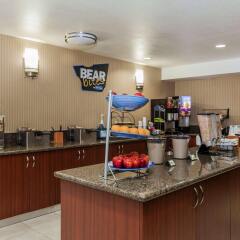 Отель Travelodge by Wyndham Sylmar CA США, Лос-Анджелес - отзывы, цены и фото номеров - забронировать отель Travelodge by Wyndham Sylmar CA онлайн питание фото 2